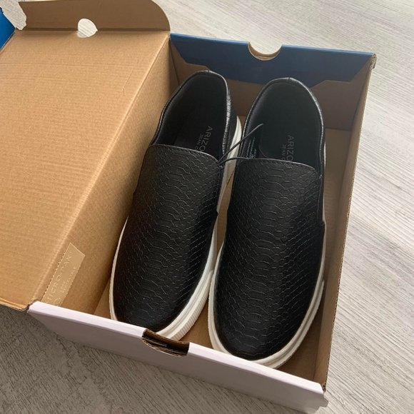 NWT Arizona Shoes - Picture 2 of 9